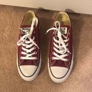 Maroon women’s converse